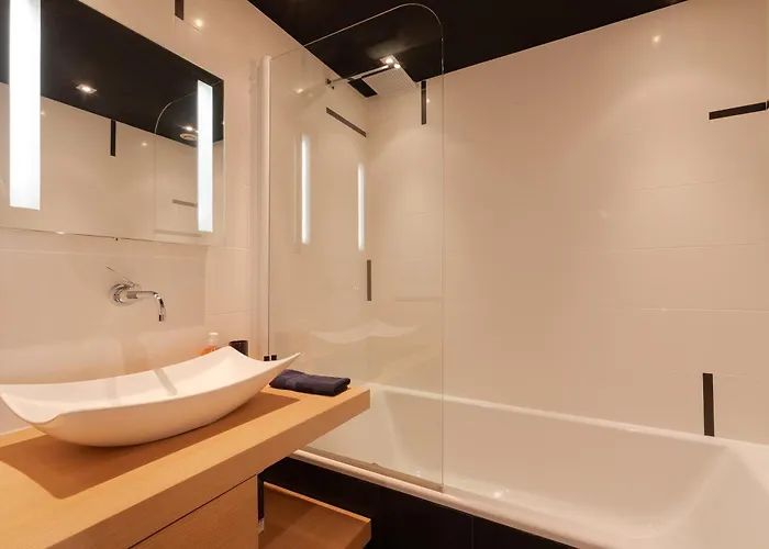 Apartamento L'élégance à , Central, 1 Min De La *